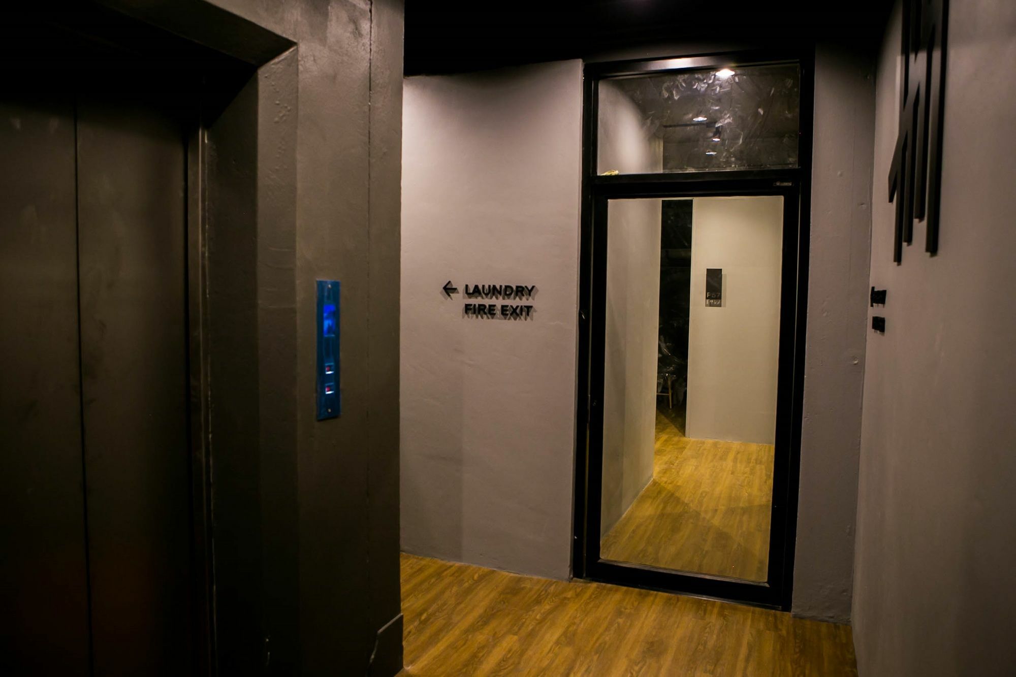 Silom Space Hostel Bangkok Exterior foto